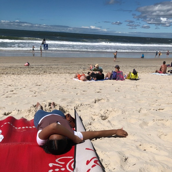 Meet your Posher, Kim and Mei. - Picture 3 of 4